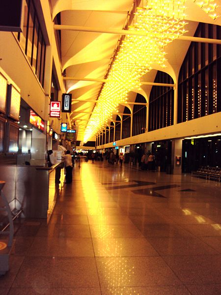 Description: Description: Description: Description: D:\Bridge Travels\Website\images\DubaiAirportInterior.JPG
